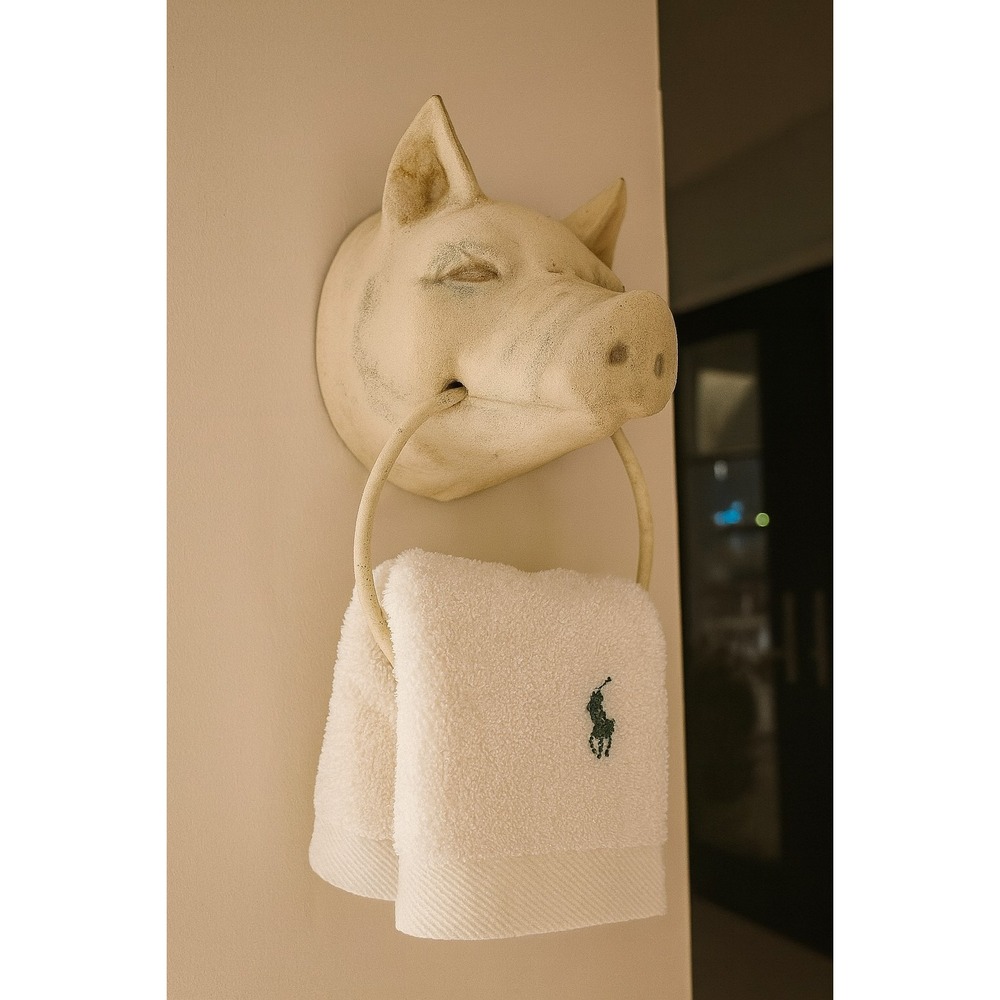 New Wisteria‎ Pig Towel Ring Holder Wall Mount Rustic Farmhouse Decor VTG Style